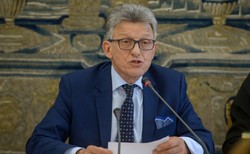 Tylko 5 z ponad 20 punktów w 9 godzin. Projekt zmian w KRS nie opuścił sejmowej komisji