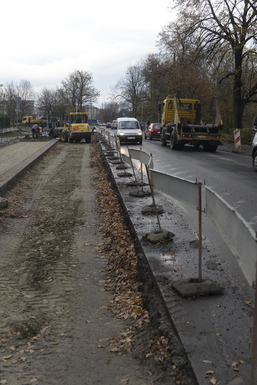 Trwa budowa zatoczki autobusowej