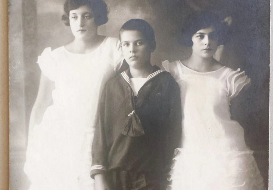 Danica i Milica Glušac sa bratom