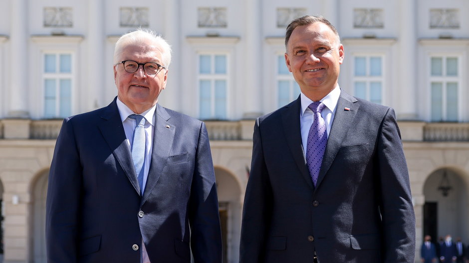 Frank-Walter Steinmeier (L) i Andrzej Duda (P)