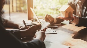 Rodzinna darowizna mieszkaniowa nie zawsze wolna od podatku