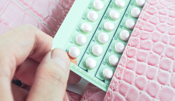 Antykoncepcja hormonalna z tymi popularnymi lekami zwiększa ryzyko zakrzepicy