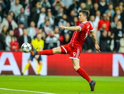 Prezes Realu wysłał SMS-a do szefa Bayernu. 'Nie jesteśmy zainteresowani Lewandowskim'