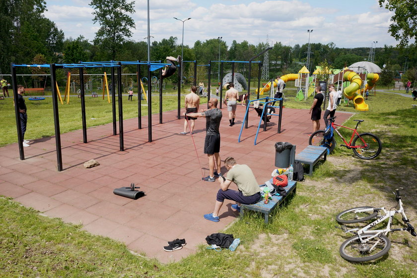 Place zabaw i siłownie pod chmurką otwarte!