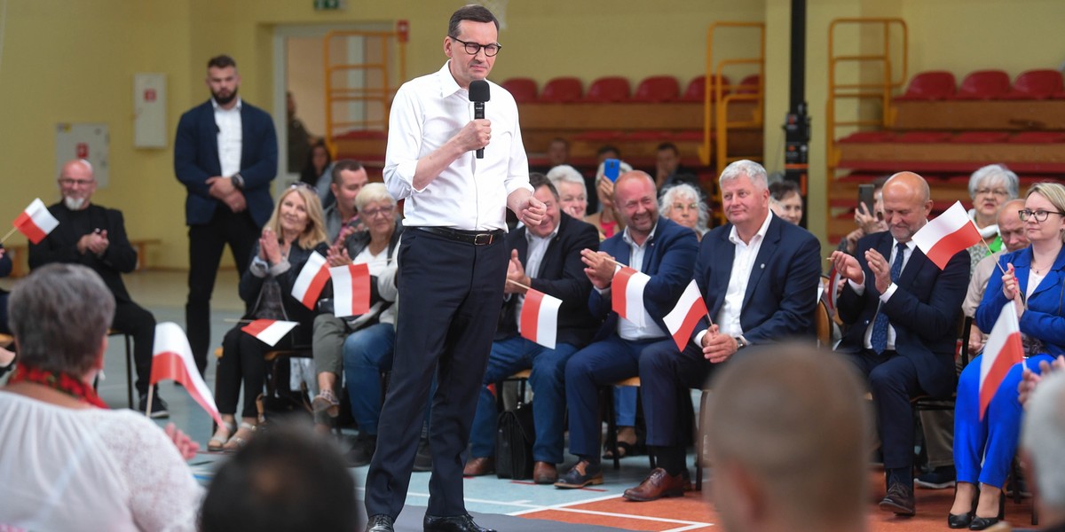 Premier Mateusz Morawiecki na spotkaniu z sympatykami, 16 lipca 2022 r. Turów.