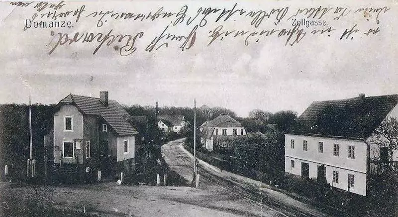 Po lewej dom celny na pocztówce z 1905 r.