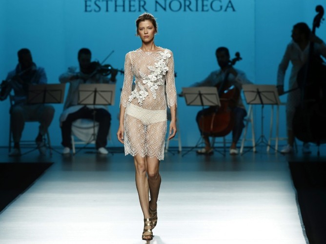 Pokaz kolekcji Esther Noriega na hiszpańskim tygodniu mody