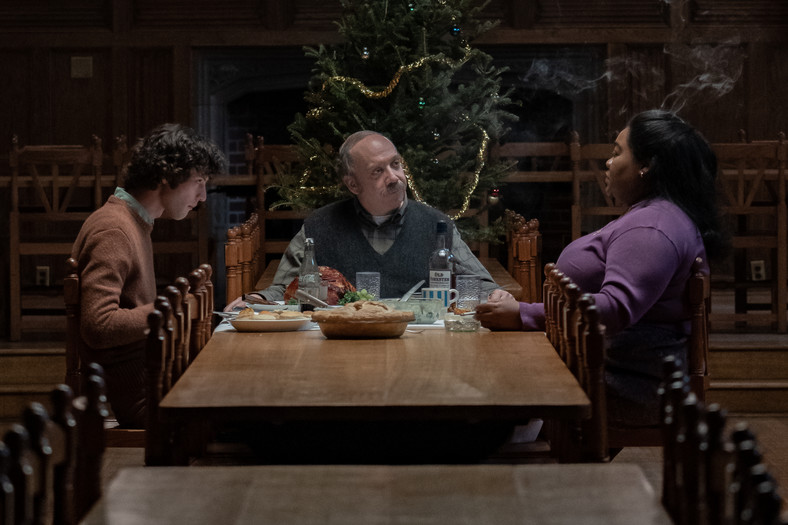 Paul Giamatti, Da'Vine Joy Randolph i Dominic Sessa w filmie "Przesilenie zimowe"