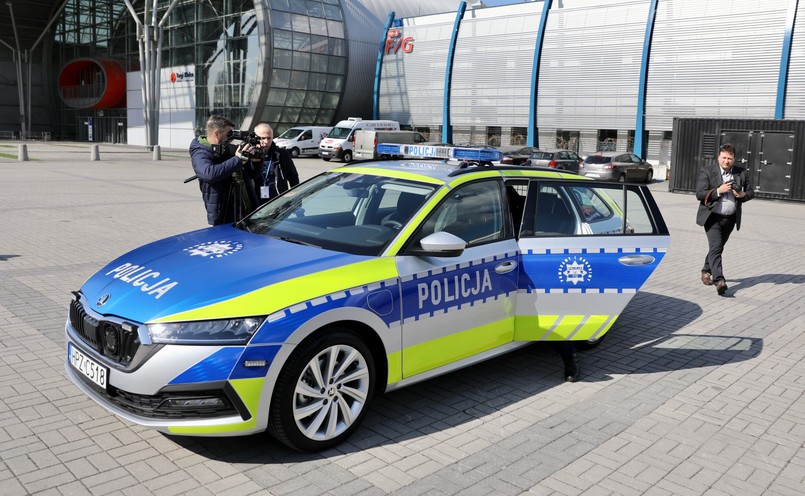 Policja ujawniła nowe oznakowanie radiowozów i motocykli