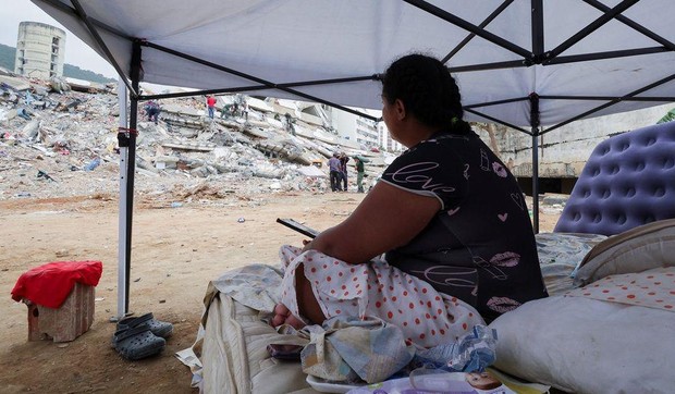 Hiljade ljudi spava u improvizovanim šatorskim kampovima jer su ostali bez krova nad glavom, posebno u La Gvairi, najteže pogođenom području | Foto: REUTERS/Gaby Oraa