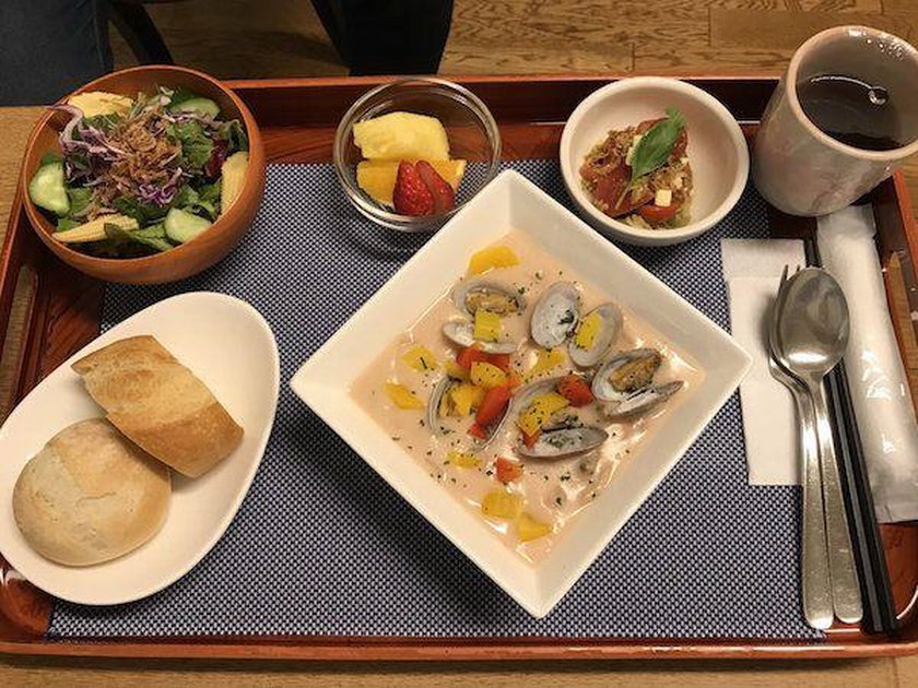 Posiłki w japońskim szpitalu