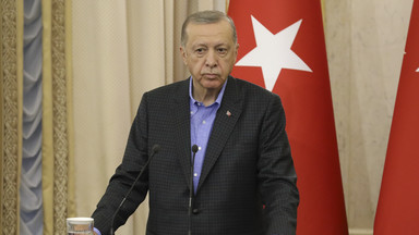 Erdogan chce "pokazać solidarność z Rosją". Zmienia front w sprawie Syrii, atakuje USA