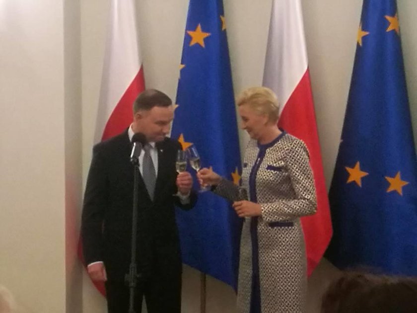 Seksposeł PiS znów bryluje na salonach. I to u Dudów!