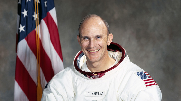 Thomas Kenneth Mattingly űrhajós segítette az Apollo 13 legénységét biztonságosan visszatérni a Földre, miután egy robbanás kudarcra ítélte a holdküldetést / Fotó: GettyImages