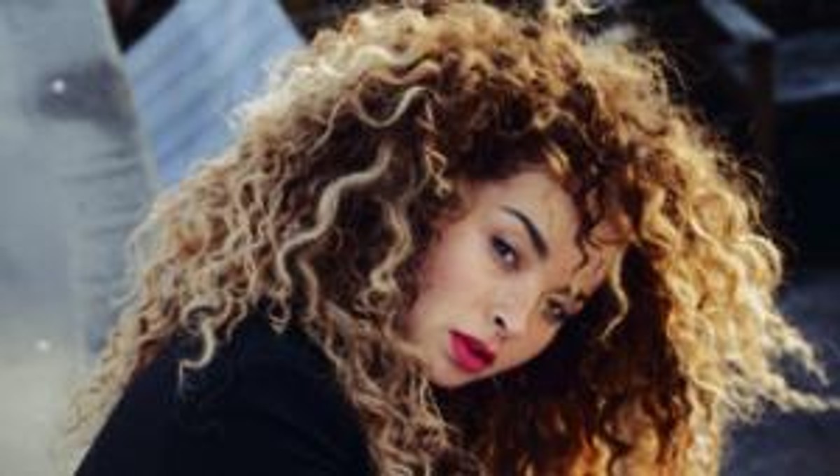Ella Eyre