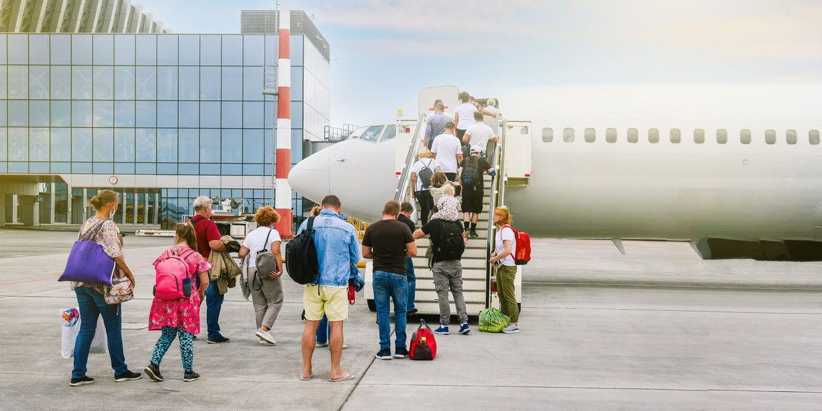 Organizacje ekologiczne nawołują do ograniczenia podróży lotniczych