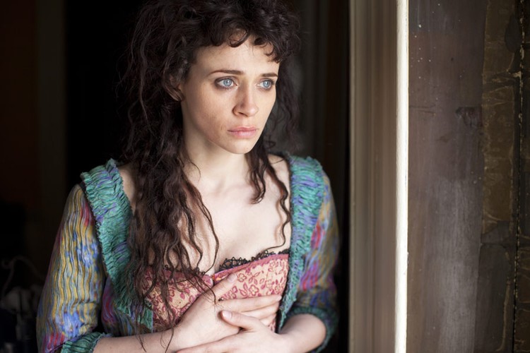 Charlene McKenna jako Rose Erskine