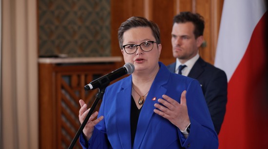 Co z dodatkowym wynagrodzeniem dla nauczycieli? Wiceszefowa MEN zapowiada gruntowne zmiany