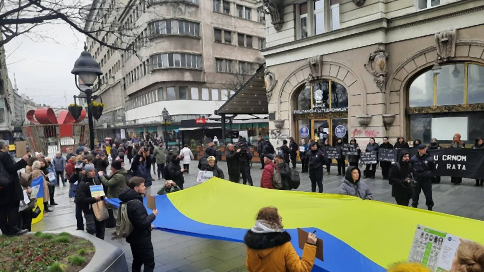 Zaustavite Putina, zaustavite rat: protest Beograđana u centru grada zbog ruske invazije na Ukrajinu