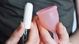 Do czego służy kubeczek menstruacyjny i jak go stosować?