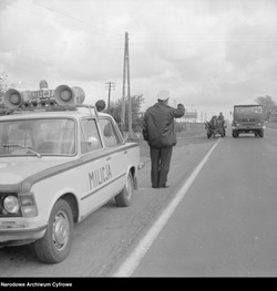 "A gdyby tutaj staruszka przechodziła..." QUIZ o Milicji Obywatelskiej