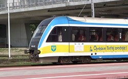 Pesa jedzie na pękniętym wózku. Będą ostrzegać w Europie przed jej szynobusem?