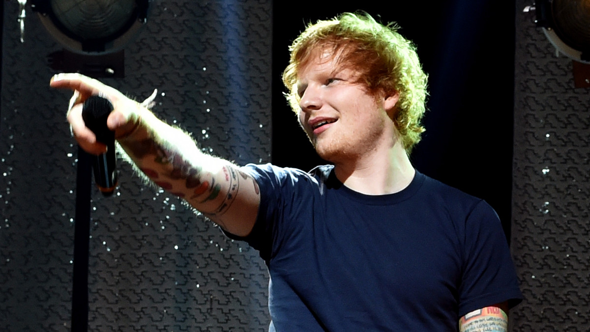 Ed Sheeran na swoim ostatnim albumie "X" zamieścił utwór pod tytułem "Don't". Kwałek wywołał wiele kontrowersji, bo pojawiły się informacje, że tekst piosenki dotyczy Ellie Goulding. Podobno artysta spotykał się z nią, dopóki ta nie zdradziła go z jego przyjacielem, Niallem Horanem z One Direction. 13 lutego Ed Sheeran wystąpi w Warszawie, gdzie będzie promował krążek "X". Na pewno usłyszymy też utwór "Don't", jeden z jego największych hitów.