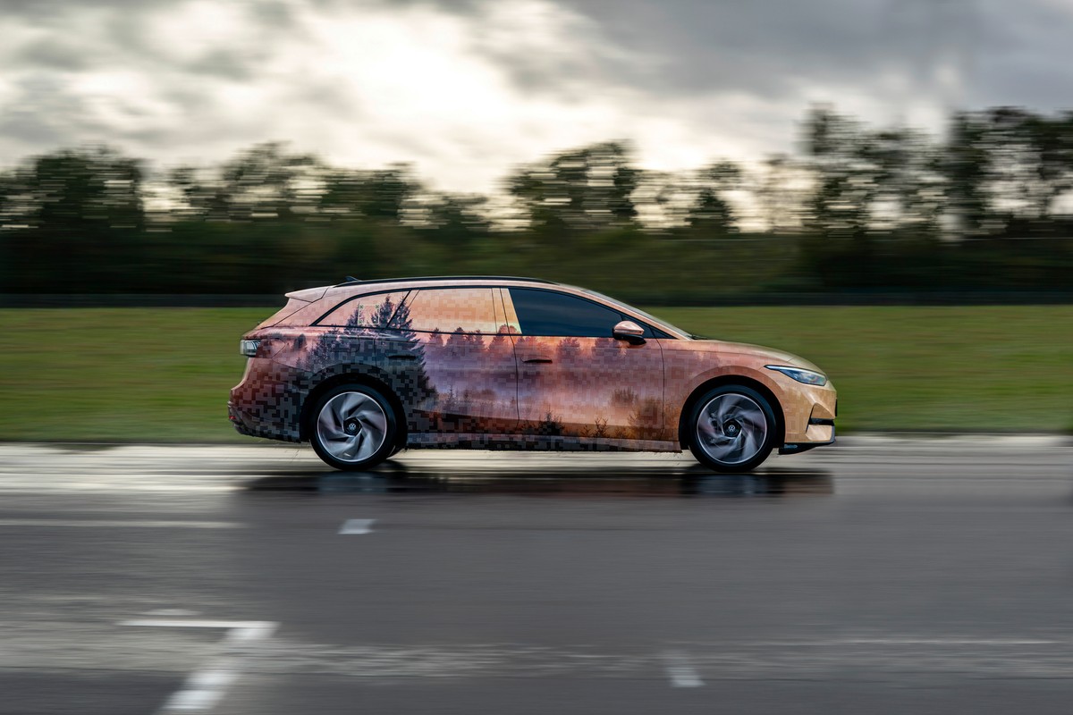 Volkswagen ID.7 Tourer w kamuflażu