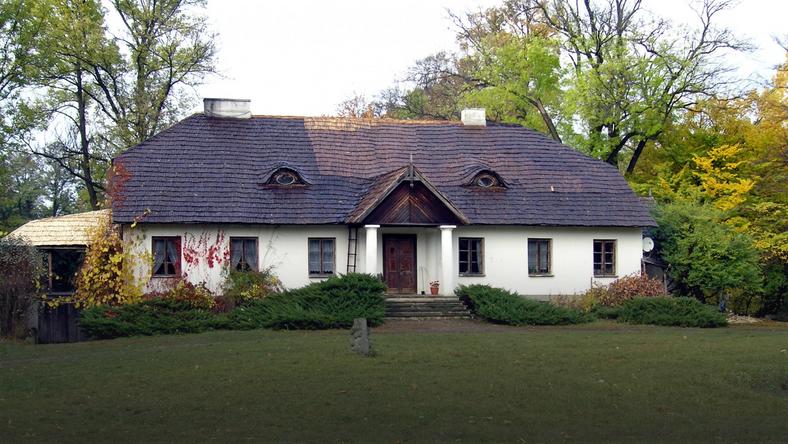 Dworek I Skansen Wojciecha Siemiona W Petrykozach Podroze