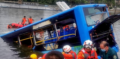 Kierowca autobusu celowo wjechał do jeziora. Zabił 20 pasażerów