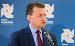 Błaszczak: Nie widzę powodu, by Piotrowicz rezygnował