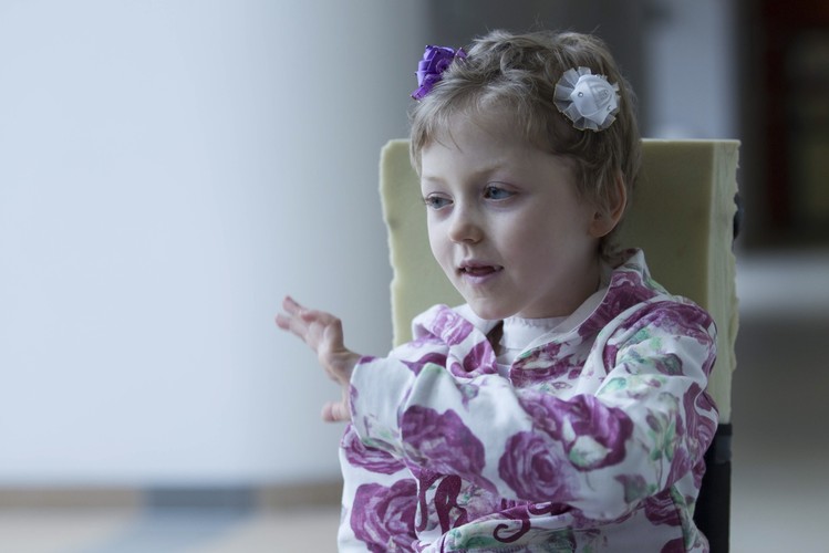 LAURA UPADŁA NA WIDŁY. LEKARZE Z WROCŁAWIA URATOWALI JEJ ŻYCIE