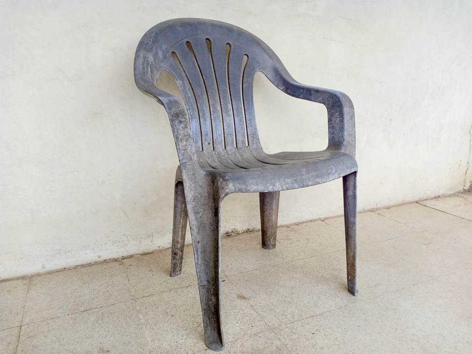 "Jedan komad ekstrudirane plastike, imun na trendove i kultno obožavanje"