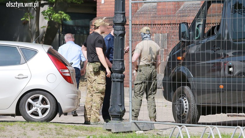 Ewakuacja komendy policji przy ul. Partyzantów w Olsztynie