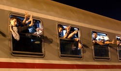 Węgrzy i Chorwaci znaleźli sposób na imigrantów: odsyłają ich do Austrii