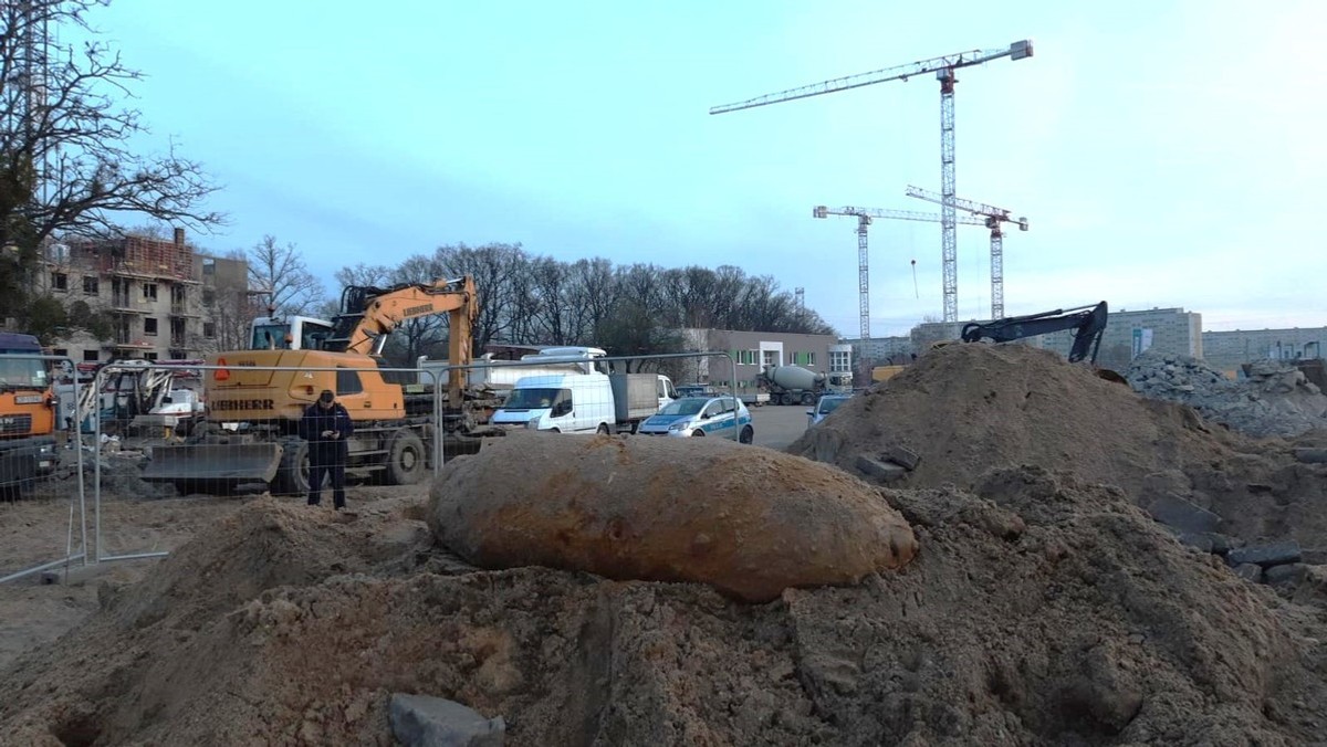 Niewybuch z II wojny światowej znaleziony we Wrocławiu. Nie ma potrzeby ewakuacji