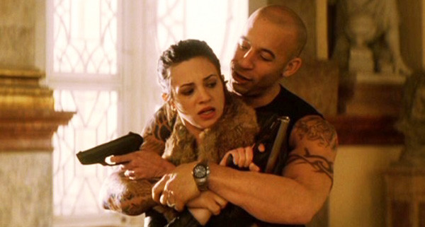 Asia Argento i Vin Diesel w filmie "xXx"