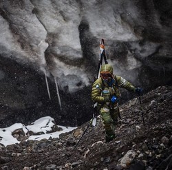 Andrzej Bargiel zrezygnował ze zjazdu na nartach z Mount Everestu