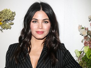 Hoppá: 6 hónappal a válás után várandós Jenna Dewan