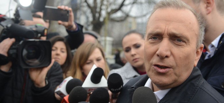 Schetyna szuka szabli u Petru. Jak chce go przekonać do poparcia wniosku o odwołanie Szydło?