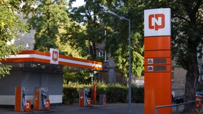 Cena maksymalna paliw w Polsce – nowe stawki codziennie. Jak działa mechanizm ustalania cen na stacjach i o co chodzi w rozporządzeniu?