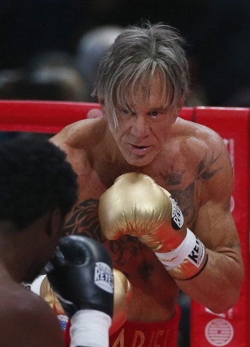 Mickey Rourke znokautował rywala. Elliot Seymour przegrał z 62-latkiem już II rundzie