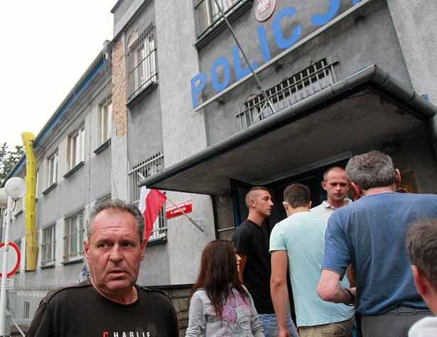 Nocne zamieszki w Zawierciu. Atak na policję za śmierć 21-latka