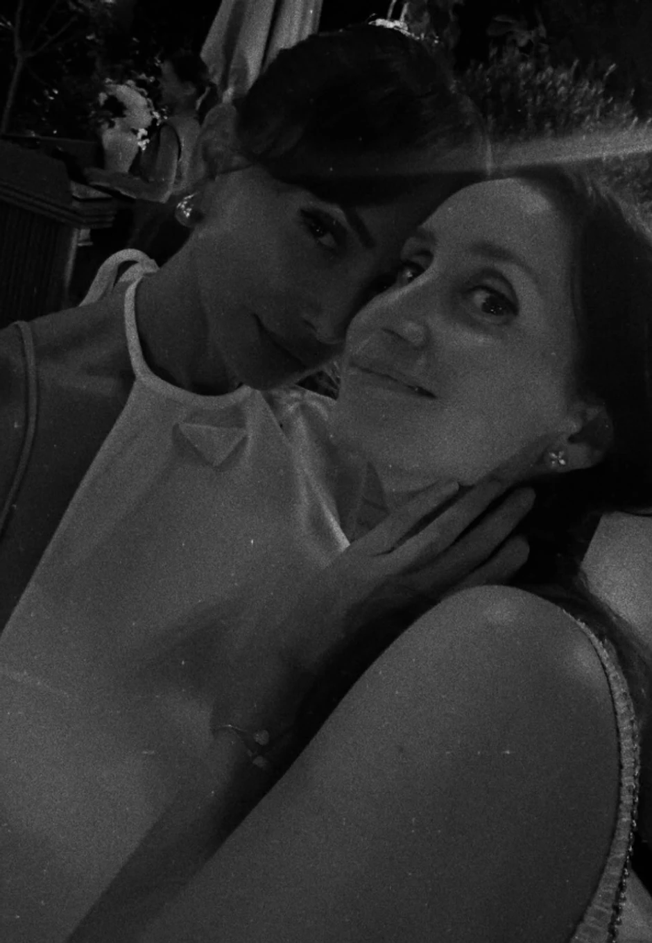 Emina Jahović, objava