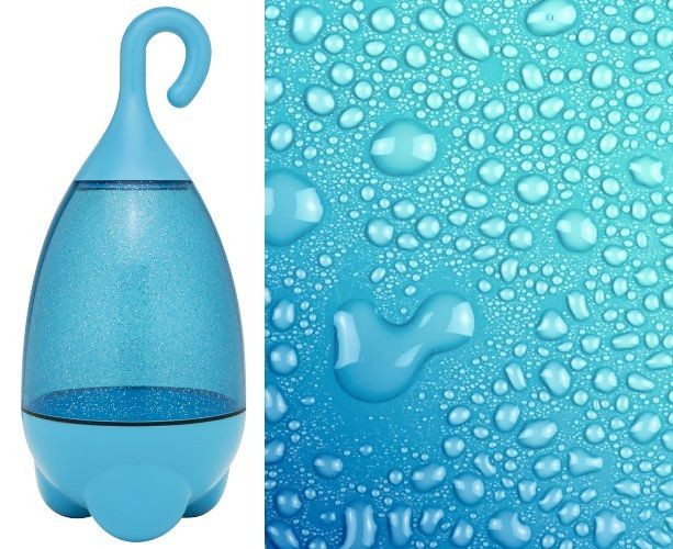 Dzięki niemu można słuchać muzyki ze smartfonu nawet pod prysznicem. Ontama Bath Speaker to specjalny wodoodporny pojemnik z zawieszką i głośnikiem, zaprojektowany dla iPhone 5. Można też w nim umieścić iPoda nano i mini. Kosztuje ok. 80 zł.