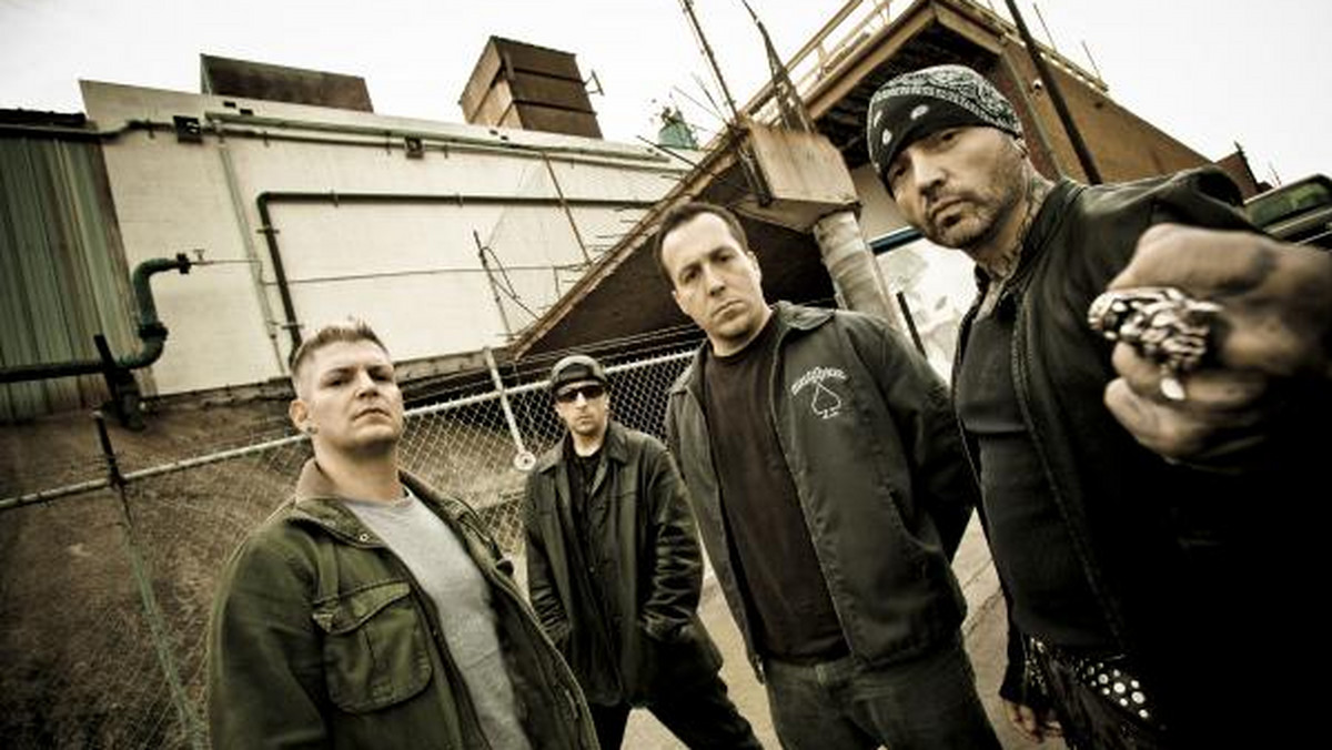 20 stycznia ukaże się nowy longplay Biohazard, "Reborn in Defiance". Choć w trakcie prac nad albumem, skład formacji opuścił frontman Evan Seinfeld, fani nie muszą obawiać się o jej przyszłość.