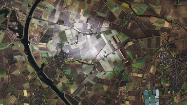 Białe plamy na zdjęciach satelitarnych Holandii. Dlaczego się pojawiły?