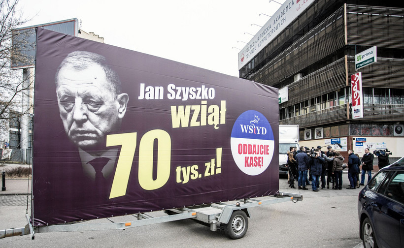 Kampania billboardowa PO przed siedzibą PiS