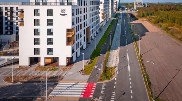 Aleja Architektów to główna trasa Nowych Żernik. Ułatwia dojazd z osiedla do ulicy Kosmonautów