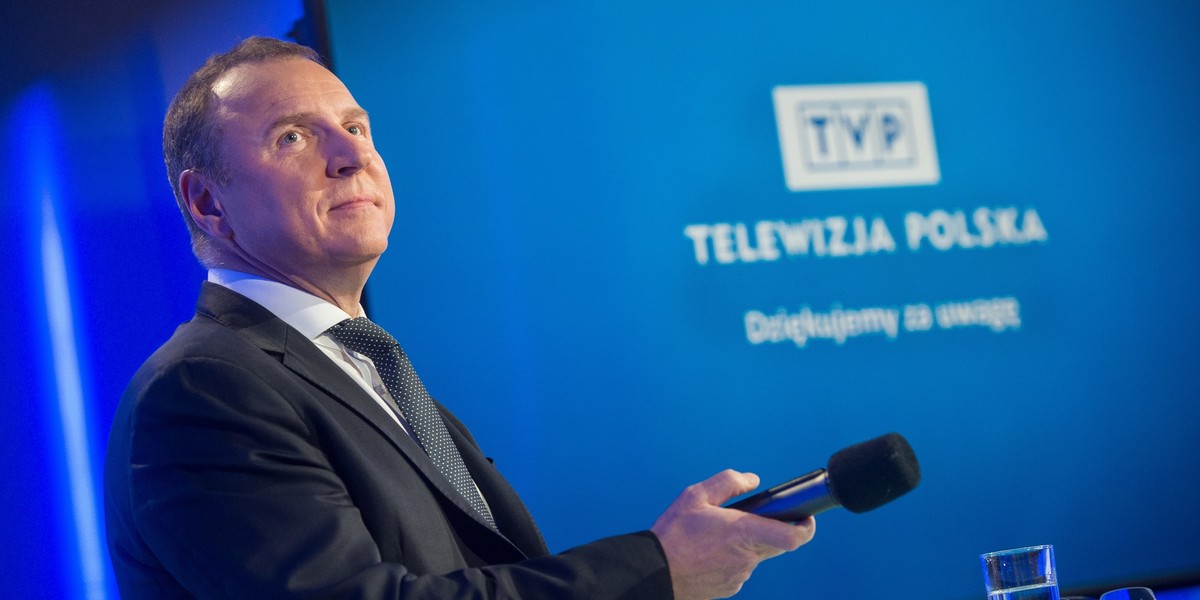 Jacek Kurski kieruje TVP od stycznia 2016 roku. Dotąd tylko raz podjęto próbę odwołania go - miało to miejsce w sierpniu 2016 roku. Dwa miesiące później wygrał konkurs na prezesa TVP